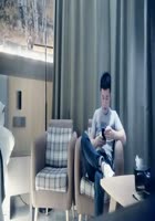 性感短裙牛仔外套妹子，抠逼舔弄特写口交侧入抱起来猛操