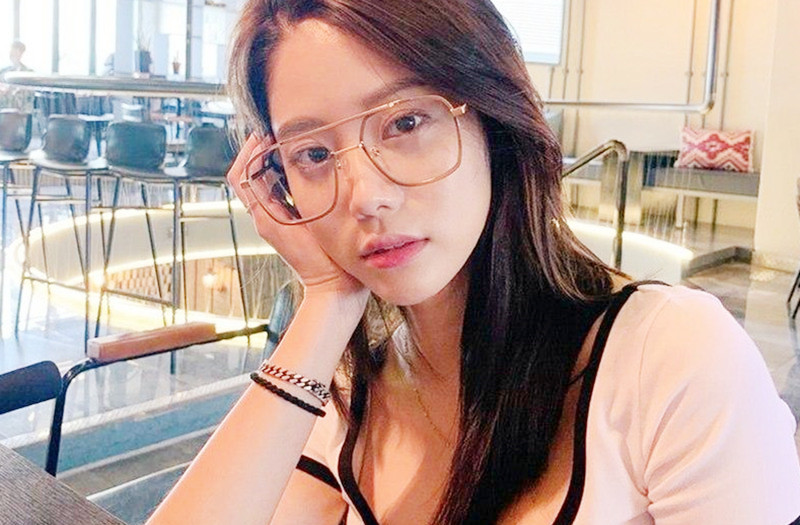 大学生和我偷吃（真实淫荡对白）