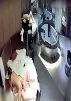 偷拍胸大漂亮的美女被猥琐男用情趣道具搞的欲死欲仙受不了