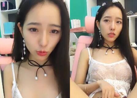 美女主播贝贝深夜浴室洗澡身材苗条声音很嗲诱人自摸