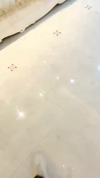 瘦瘦的S级一级棒身材美腿超粉穴美少女，小萝莉如此骚气，换女仆丝袜，内射一次大黑牛上场不够爽再干一次上集