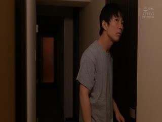 上司の奥さんの腰ぐねギュイン騎乗位とささやき淫語で誘惑されて何度も精子搾られたボク（部下）