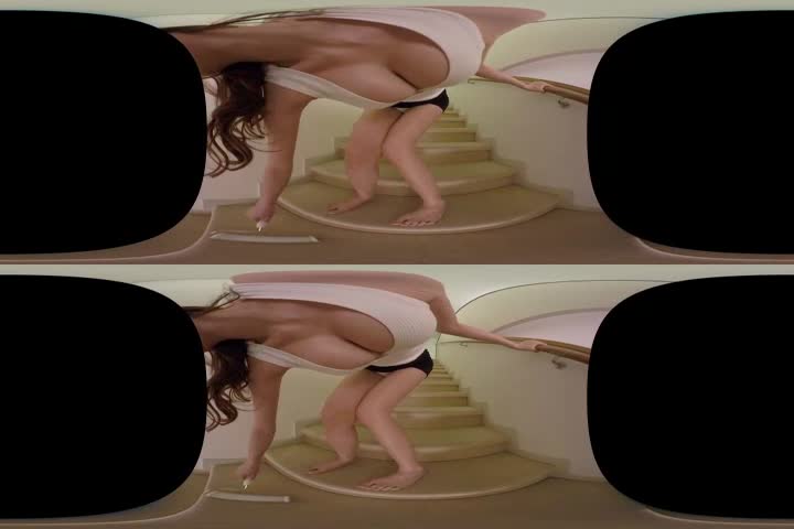 R1长尺 G奶巨乳义母迷你裙诱惑 三原ほのか