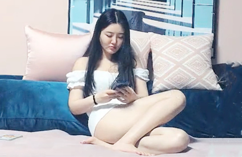 真实约炮175CM高颜值南航空姐兼职赚外快爆裂黑丝极品身材练操两炮