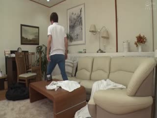 HUNTA-637_A 家出少女だらけのシェアハウスに男はボク1人！？2 都内の一軒家を相続す