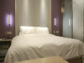 #深夜约操兼职小姐姐 害羞腼腆刚下水 风月老将肆意调教啪啪 呻吟动听俏佳人