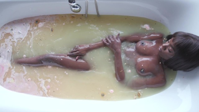 《花花公子》与Ana Foxxx合影