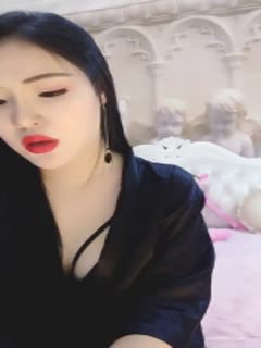 极品美女主播GF红酒完美身材一对好奶多套内衣秀