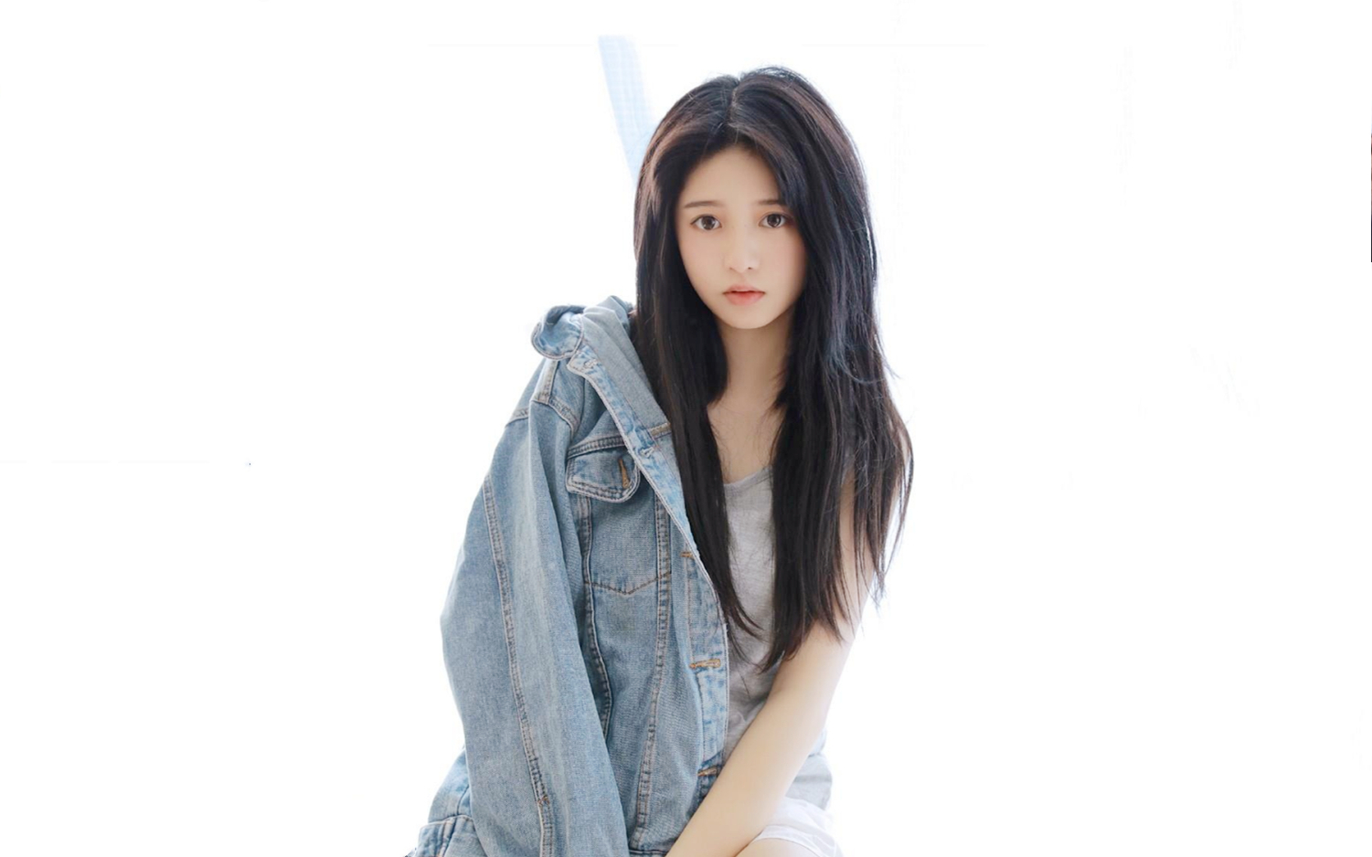 传媒大学极品学生魔鬼身材紧夹肉棒深插