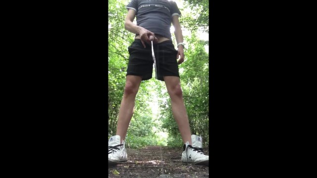 在公共场所撒尿——感觉就像天堂