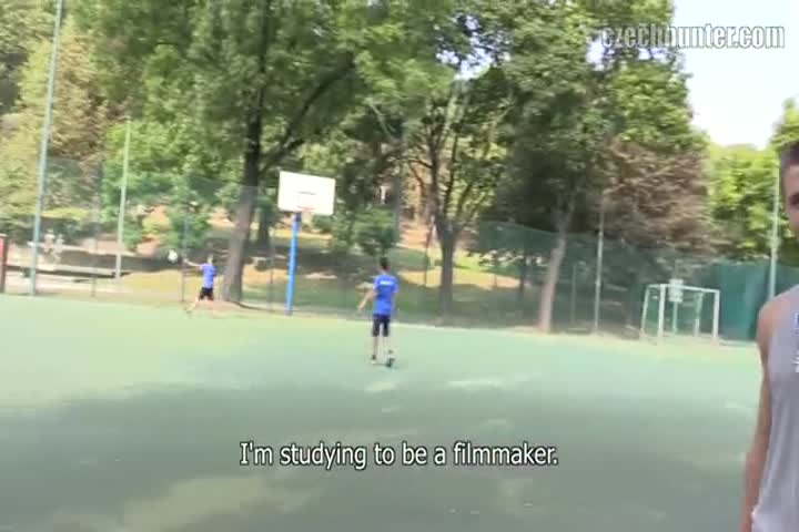 Sucking a Fat Uncut College Cock02