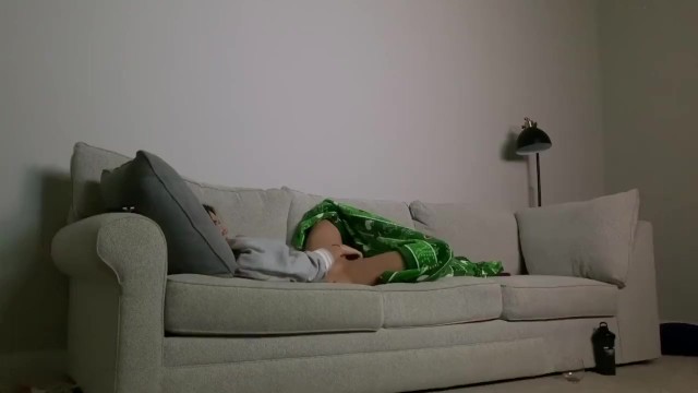 维罗妮卡小姐手淫被抓