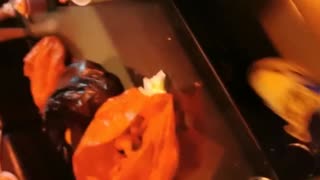 去到理发店约了两个小骚妹妹和我一起玩 把我玩的非常爽