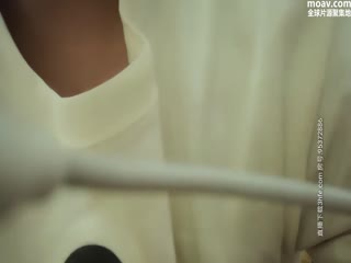 《小宝寻花》与花裙苗条甜美萌妹子，先舌吻摸奶调情侧入猛操