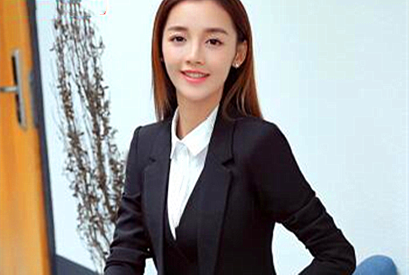 推特大神DOM高质量出品剧情调教刚下班回家的OL炮机自慰棒轮番插小穴很是精彩