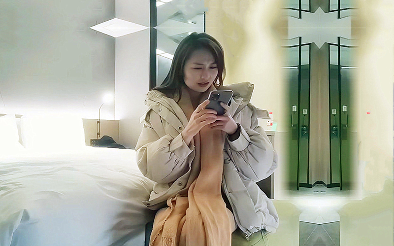 甜美黑色包臀裙妹妹大白美乳摸逼闭眼享受新姿势