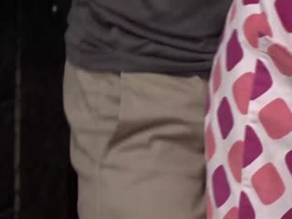 一個已婚管家沉迷於吸吮公雞：高清色情 8d