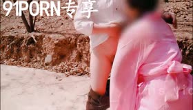 约古装美女去野外操她