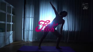 苗條巨乳人妻瑜珈教練流汗絶頂AV出道 松本菜美 JUFE-157