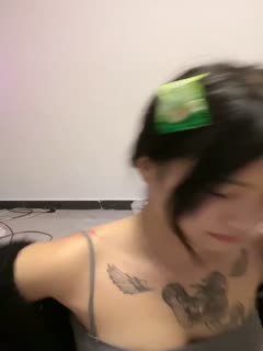 满身纹身小姐姐周末和小男友操逼抓起长屌吸吮主动骑乘位深插第一视角后入蜜桃臀