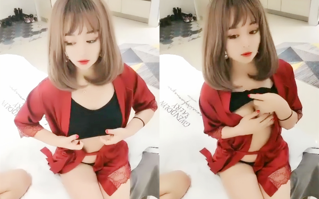 两位红衣小姐姐约双飞直播看双姝共争一支肉棒