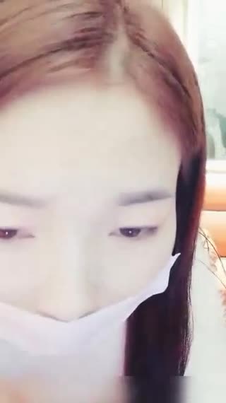 【直播】主播应老铁 要求 在沙发上 各种姿势被 狂艹