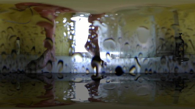 凯特在淋浴时拍摄自己