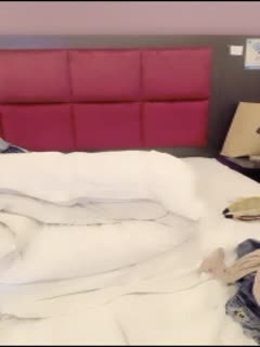 zhubo新进直播主角色扮演自慰吸引观众