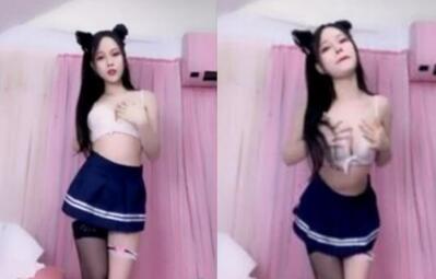 大白美乳道具自慰慢慢脫掉單腿絲襪椅子上震動抽插高潮噴水很是誘惑喜歡不要錯過