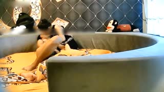 美女与男友开房爱爱 内裤都没有穿 各种体位玩弄太勐了