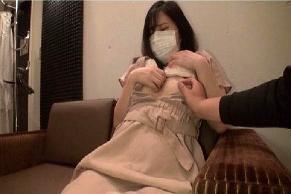 耻ずかしがる女子を凌辱 ユミさん