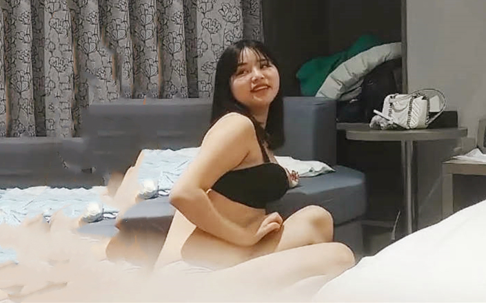 青春胴体爱不释手无毛小穴分外诱惑暴力抽插征服她