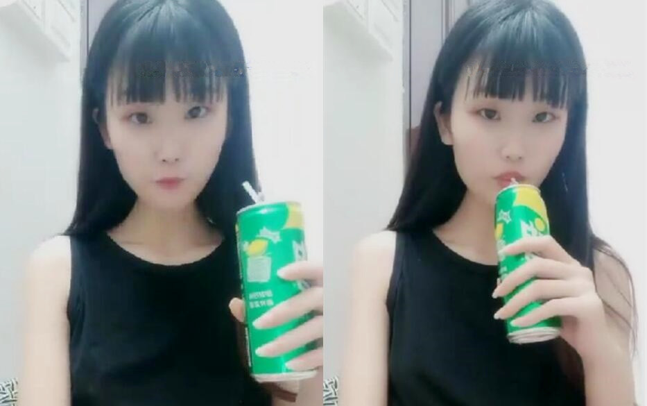 高颜值苗条身材嫩妹全裸自摸诱惑毛毛浓密厕所尿尿掰穴特写