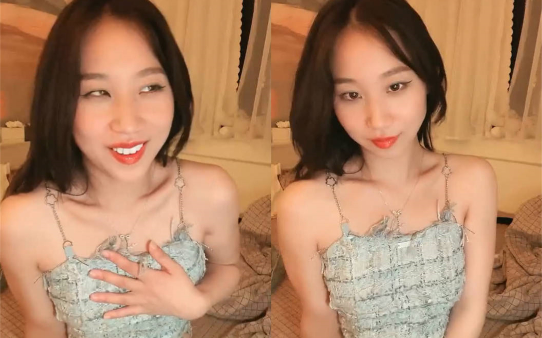 气质新人妹子笑起来特别甜床上自慰手指插穴