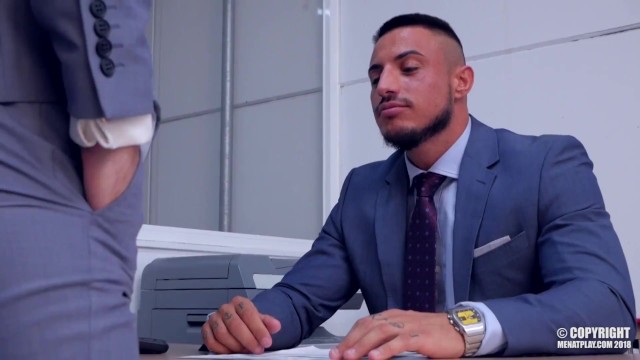 克莱恩·科尔和卢卡斯·达肯在办公室的比赛中获胜