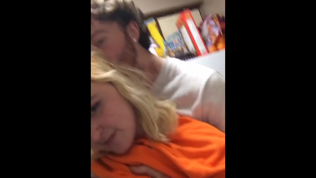 18岁的小山雀给我发短信，告诉我你们想看什么样的东西