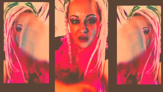 我告诉你的老板，你为我吸了一个假阴茎，除非你为我吸了一个真正的鸡巴