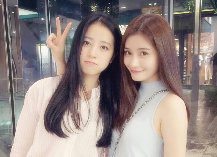 骚气少妇两姐妹开房两男两女多P大战口交后入上位骑乘大力猛操开裆丝袜