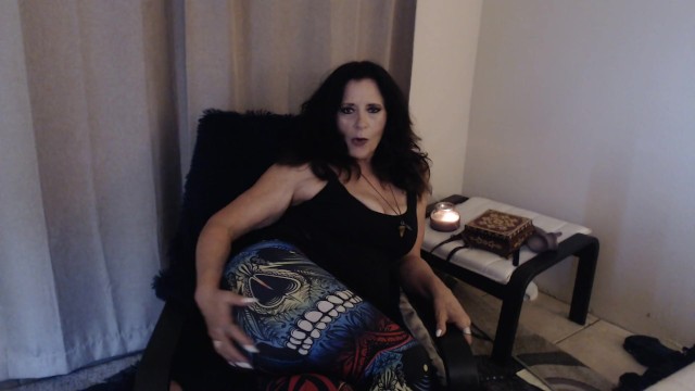 妈妈抓到你脱下瑜伽裤-同时否认