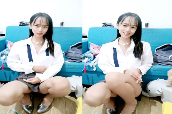 居家和男友操逼苗条身材撩起裙子就是操