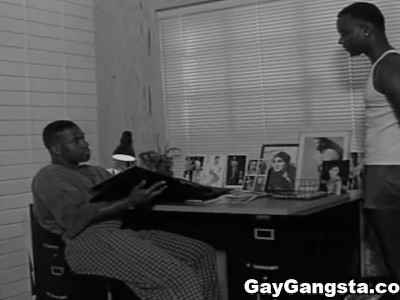 黑人同性恋在做深喉口交