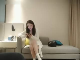 太子探花极品鸭哥代班长相甜美妹子，穿上吊带情趣装倒立口交骑乘后入猛操