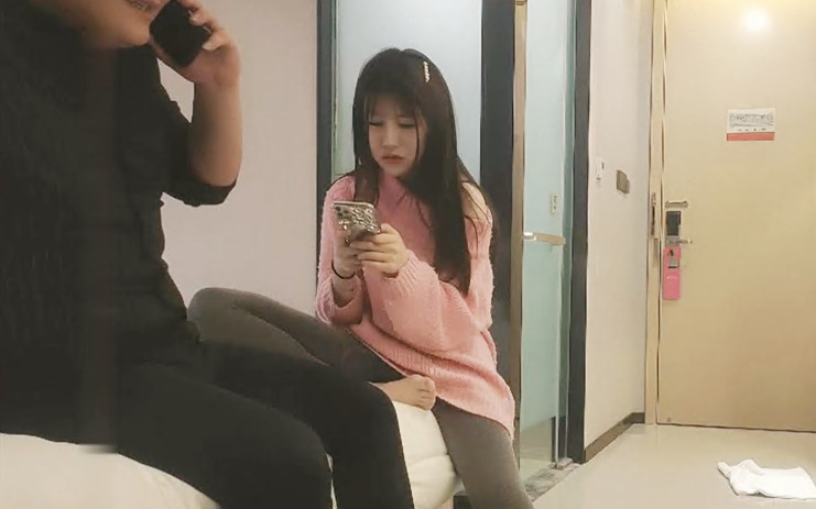 极品00后小萝莉软萌可爱乖巧啪啪干好久要颜射吓得捂着嘴