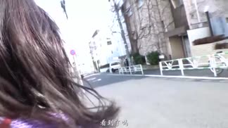 107EMOI-007可愛女孩／第三次的拍攝／果然最喜歡大叔了！／被大叔舔弄全身的性愛／喜愛年上女子？／身高148cm／B罩杯／日向理名(22)